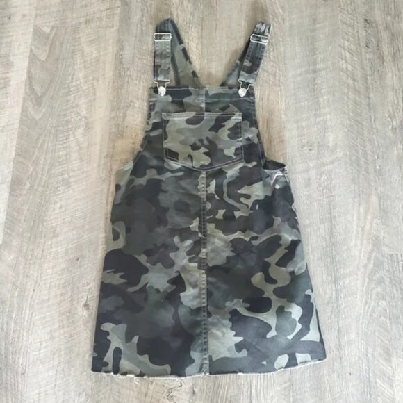 Wild Fable Green Camo Overall Pocket Dress. - Picture 5 of 7
